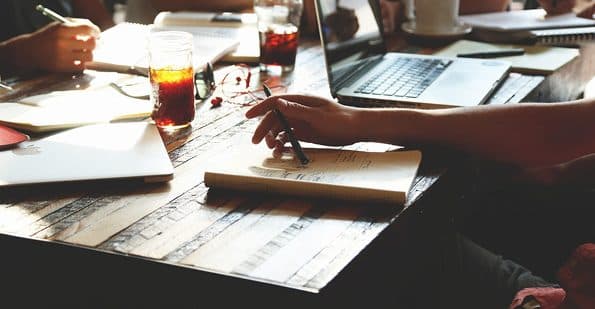 Entretiens de parcours professionnels et entretiens annuels d'évaluation : alignez talents et stratégie